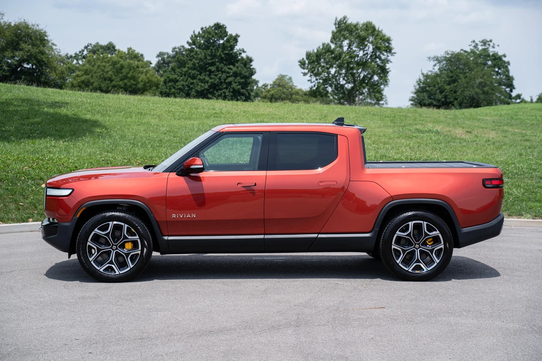 2022 Rivian R1T - Image 8 of 31