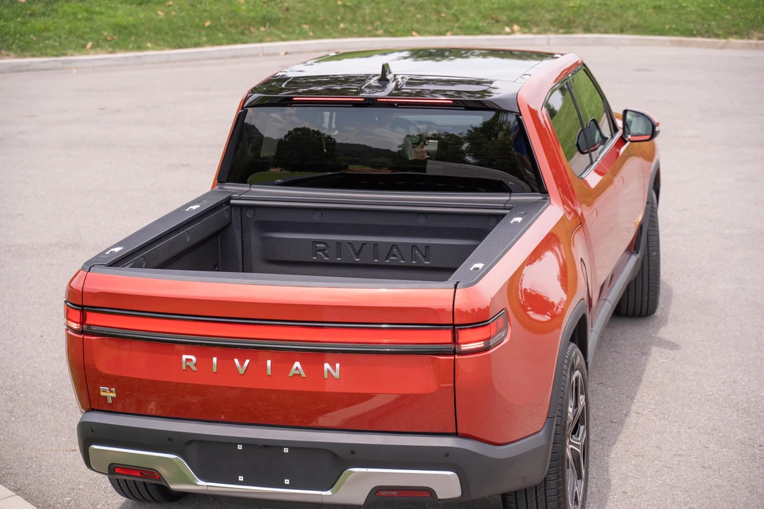 2022 Rivian R1T - Image 14 of 31