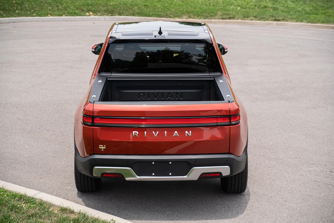 2022 Rivian R1T - Image 11 of 31