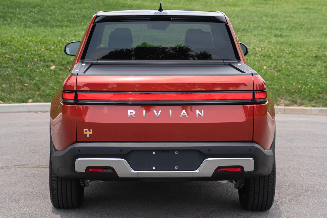 2022 Rivian R1T - Image 5 of 31