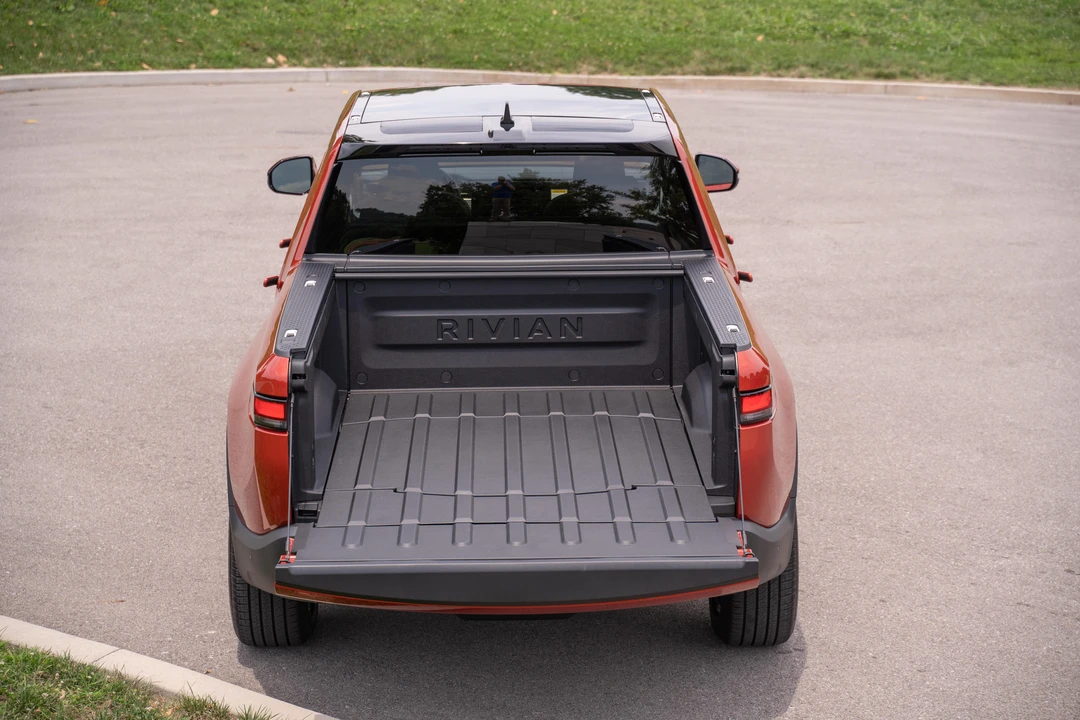 2022 Rivian R1T - Image 13 of 31