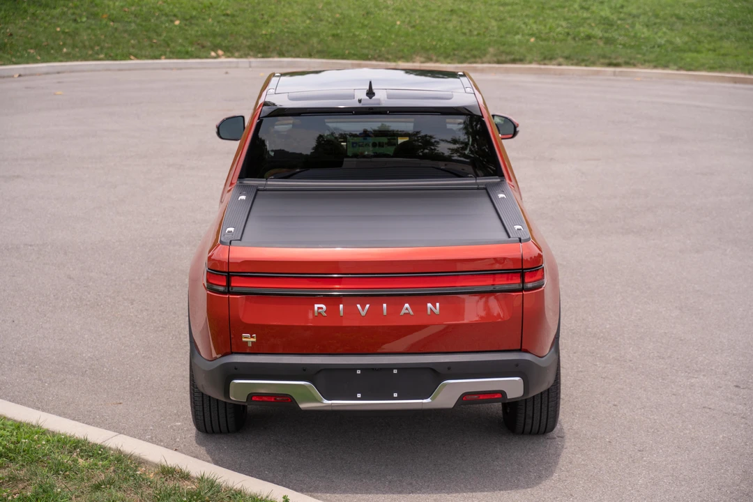 2022 Rivian R1T - Image 10 of 31