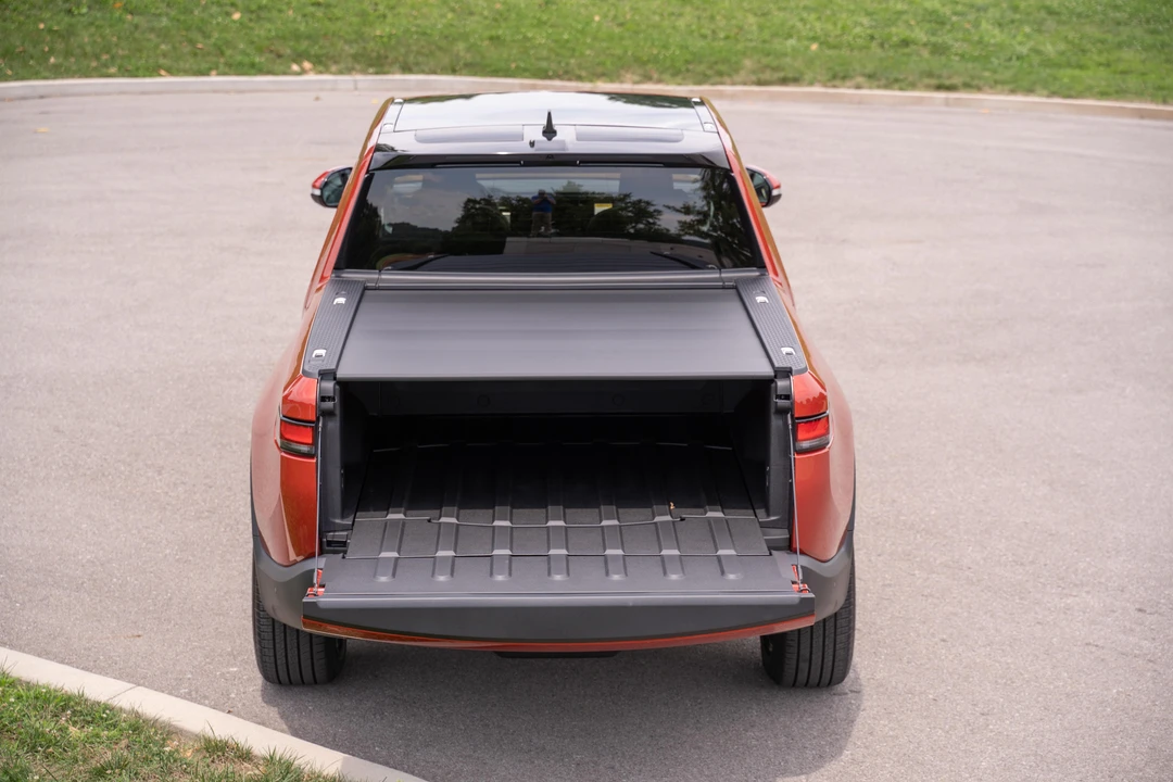 2022 Rivian R1T - Image 12 of 31