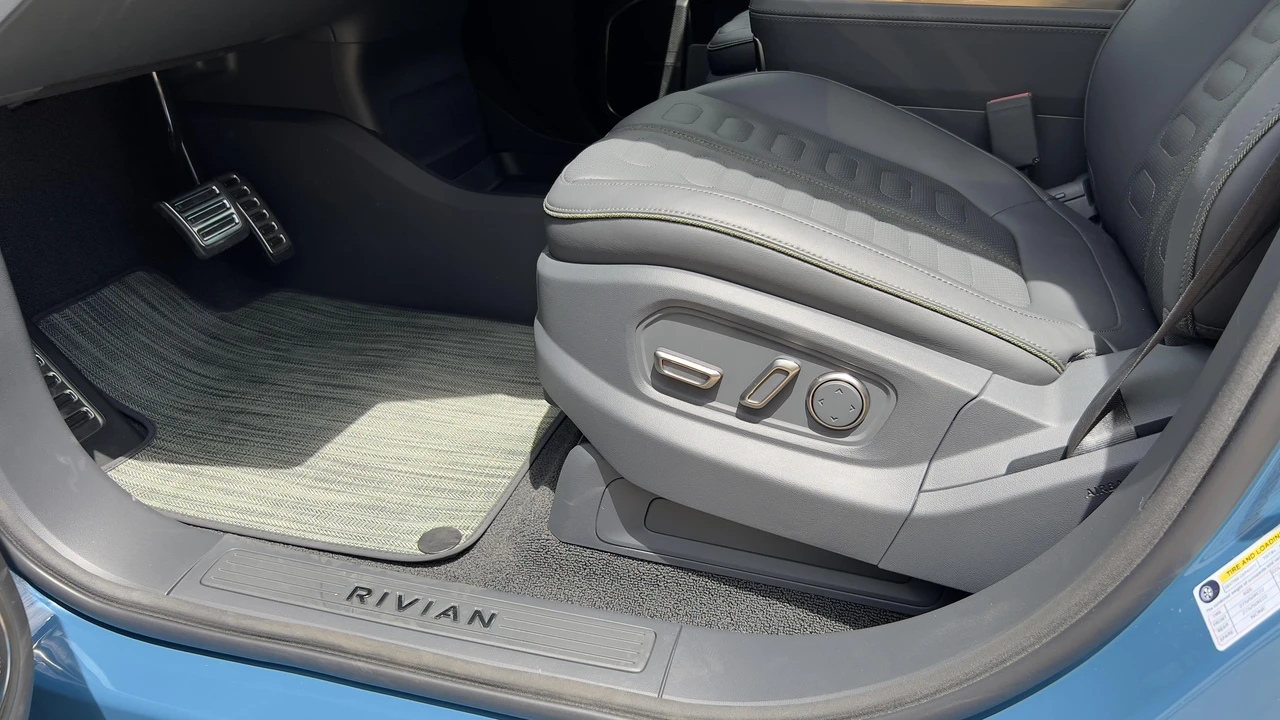 2022 Rivian R1T - Image 28 of 31