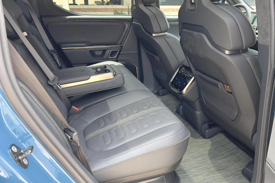2022 Rivian R1T - Image 25 of 31