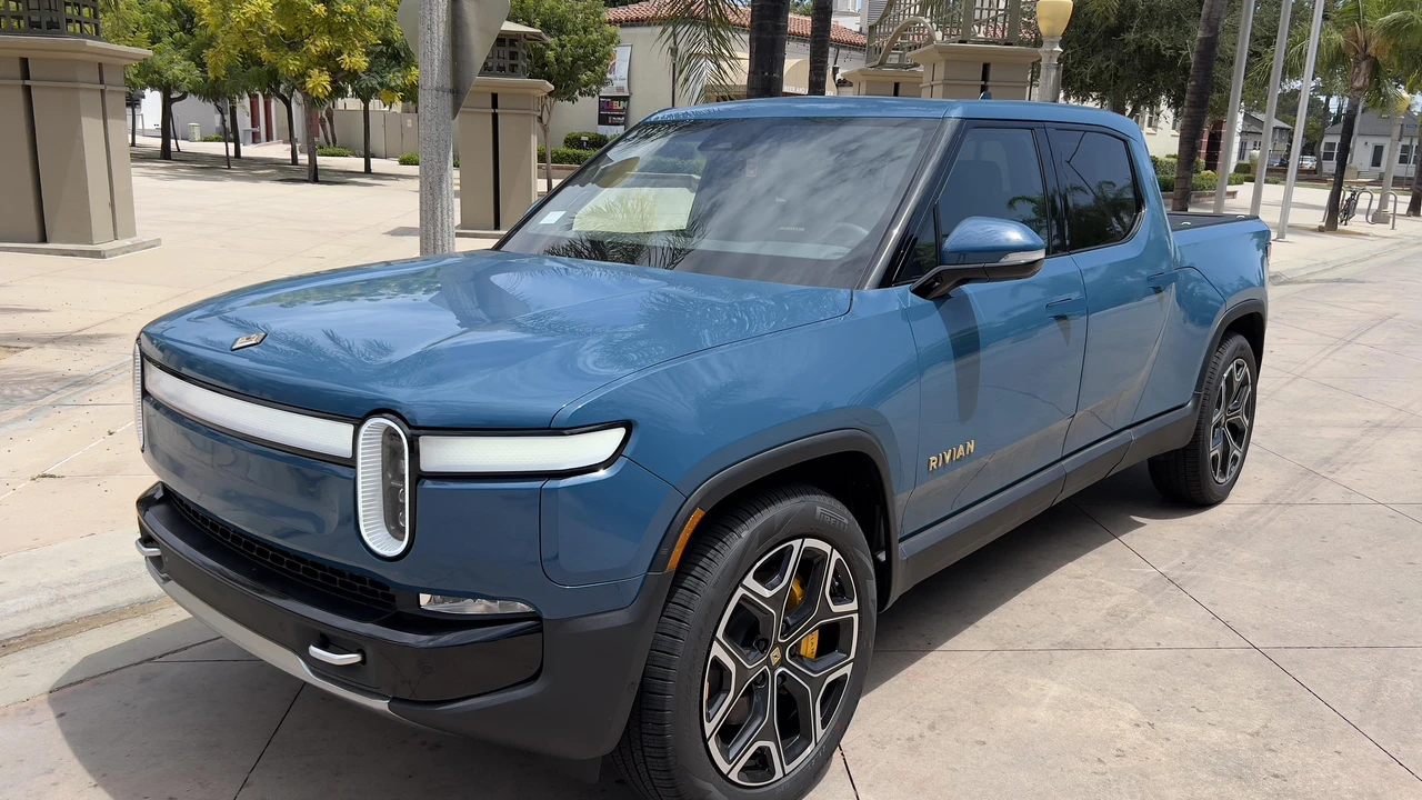 2022 Rivian R1T - Image 6 of 31