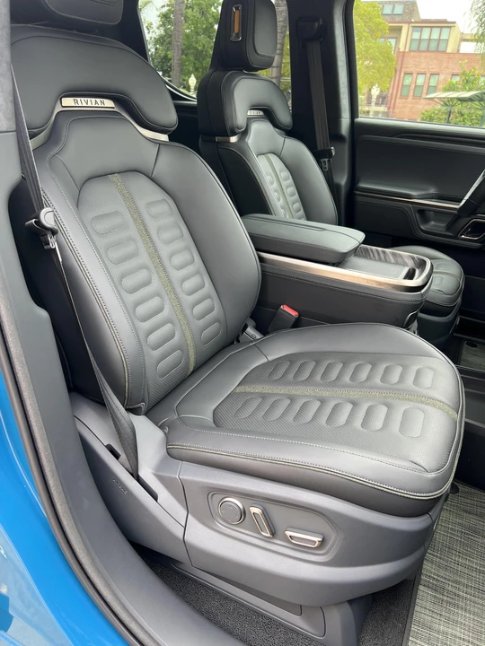 2022 Rivian R1T - Image 29 of 31