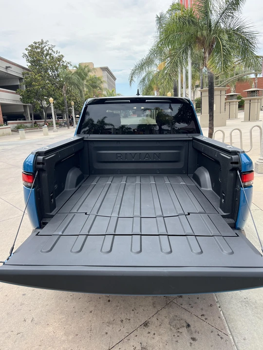 2022 Rivian R1T - Image 16 of 31