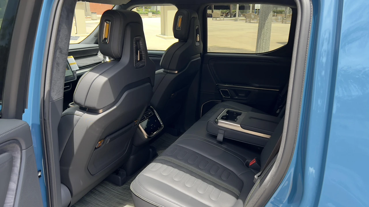 2022 Rivian R1T - Image 30 of 31