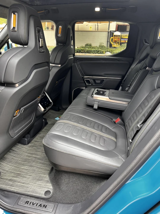 2022 Rivian R1T - Image 31 of 31