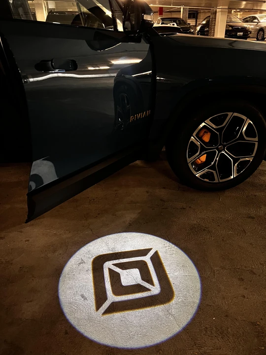 2022 Rivian R1T - Image 18 of 31
