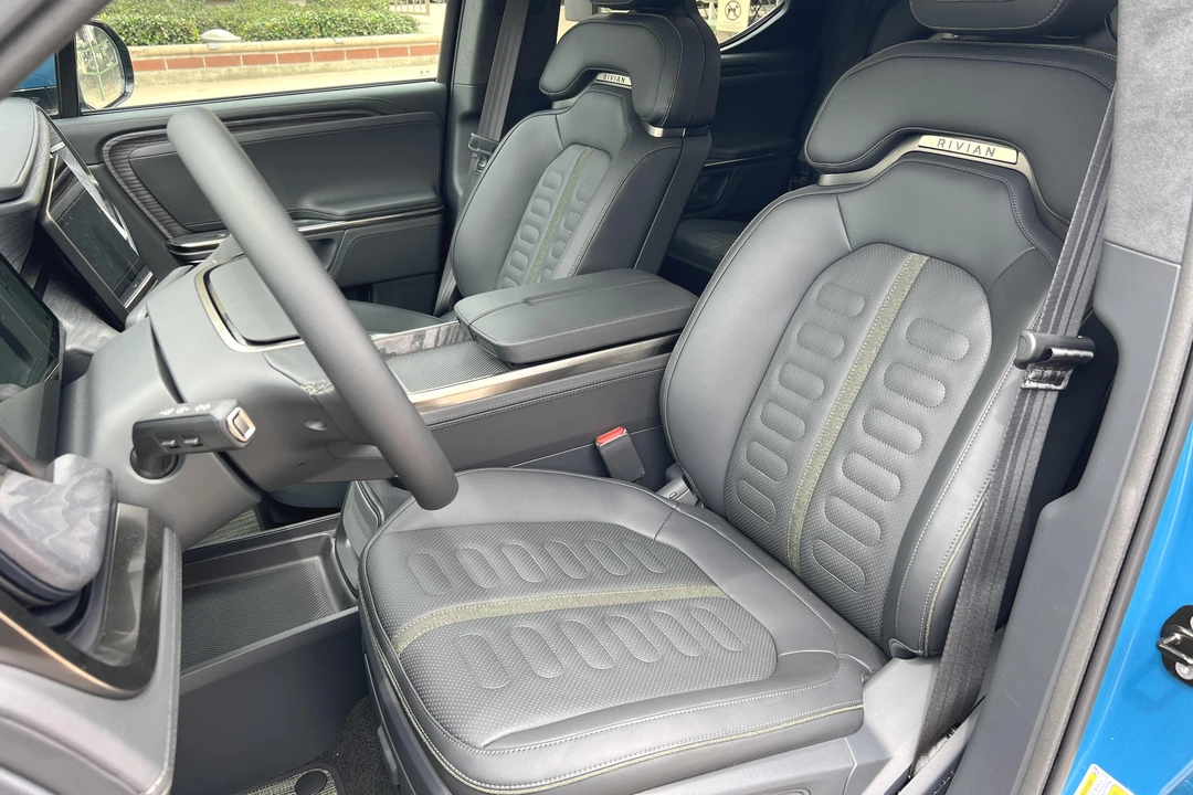 2022 Rivian R1T - Image 24 of 31