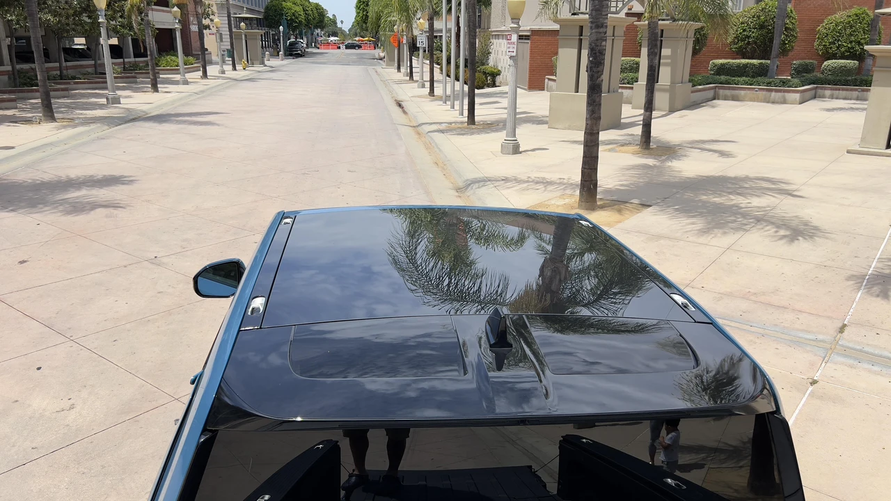 2022 Rivian R1T - Image 15 of 31