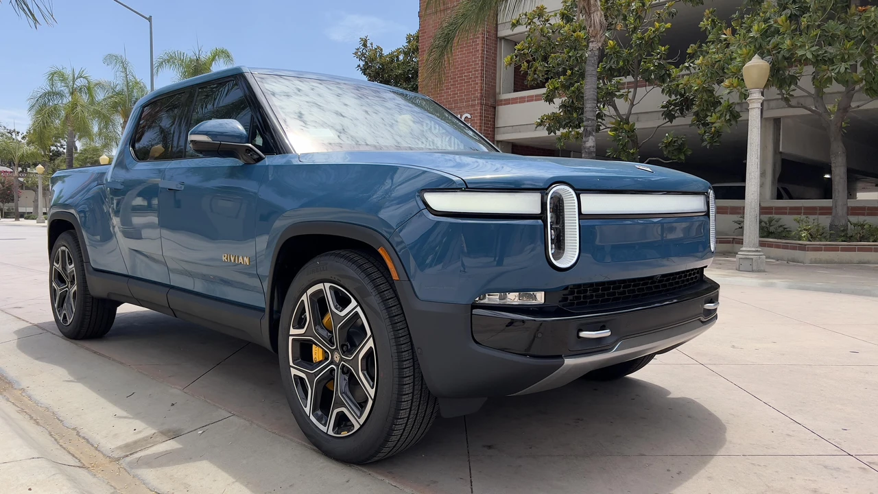 2022 Rivian R1T - Image 12 of 31