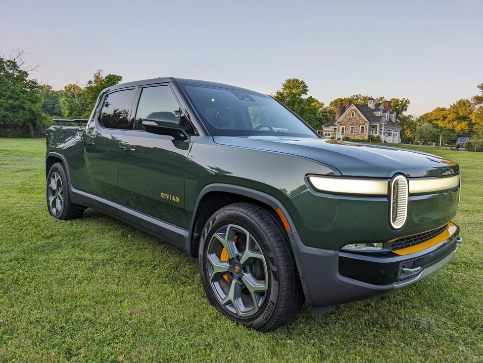2022 Rivian R1T - Image 13 of 31