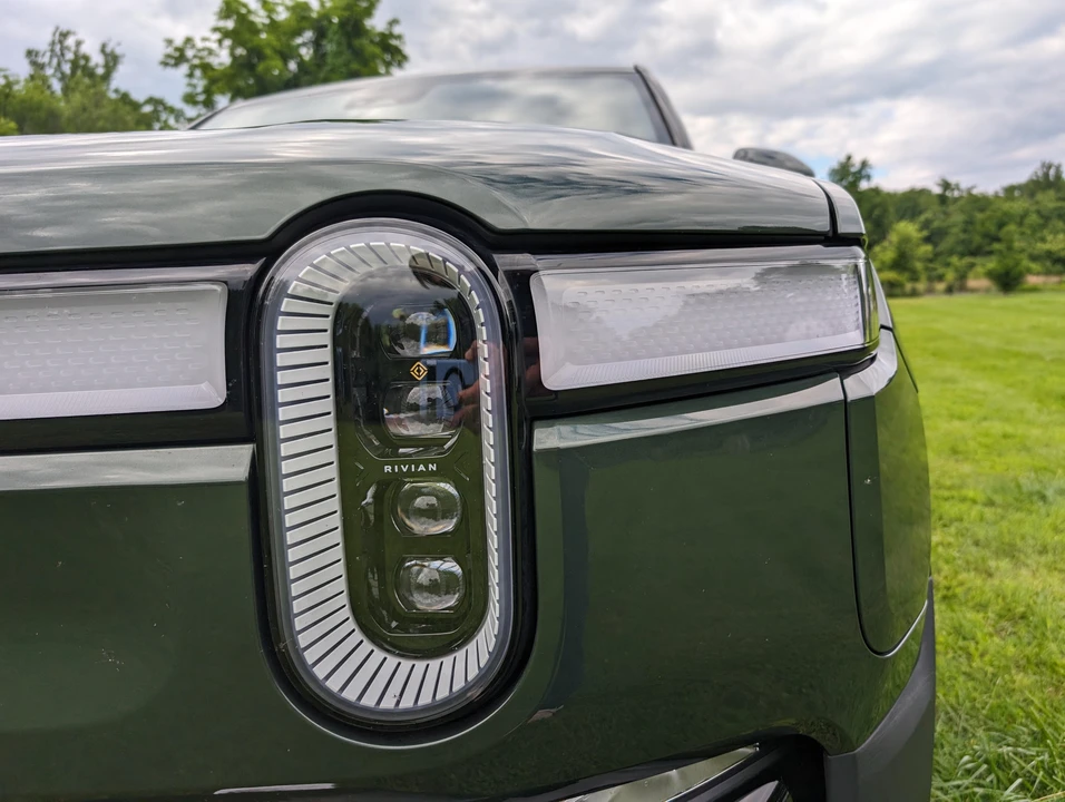 2022 Rivian R1T - Image 16 of 31