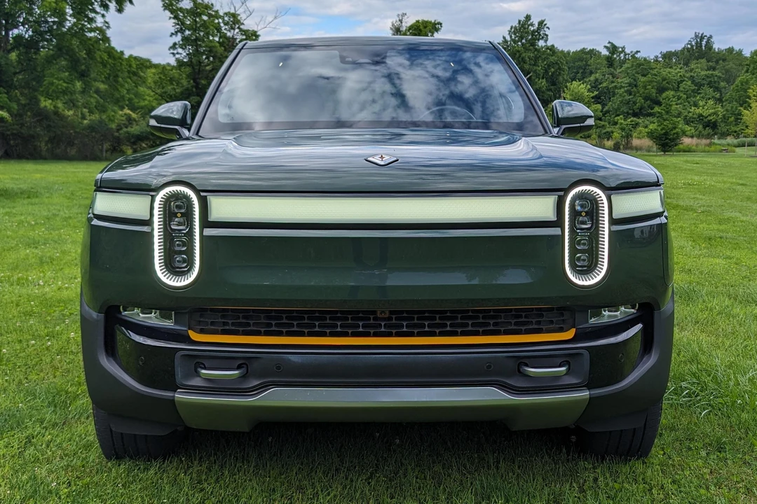 2022 Rivian R1T - Image 2 of 31
