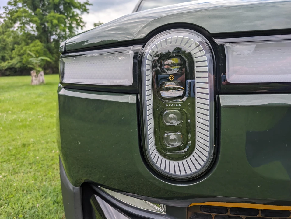 2022 Rivian R1T - Image 15 of 31
