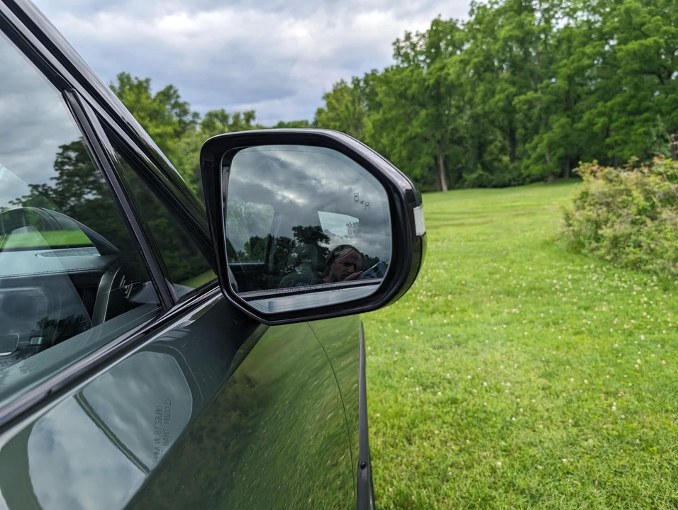 2022 Rivian R1T - Image 27 of 31