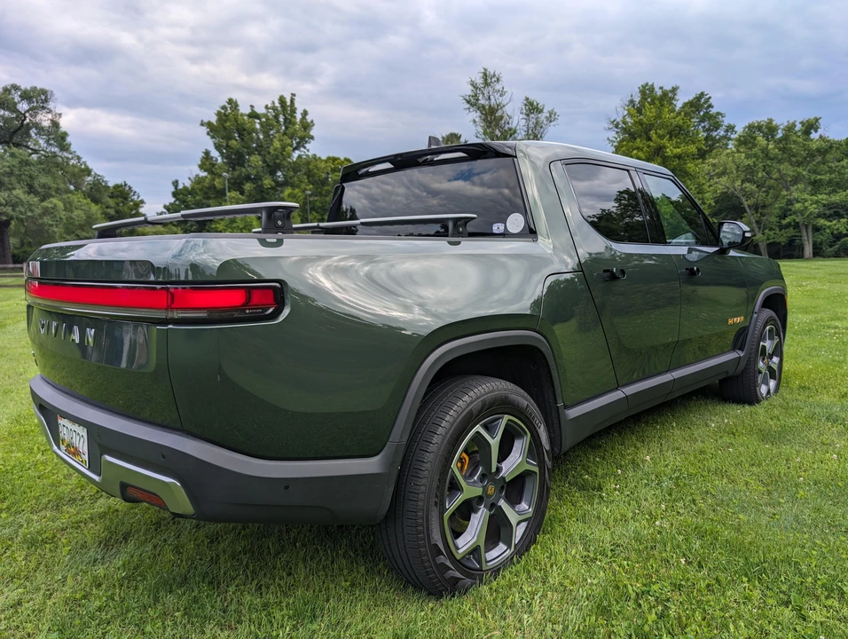 2022 Rivian R1T - Image 11 of 31