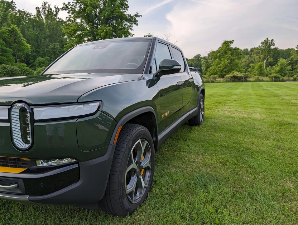 2022 Rivian R1T - Image 17 of 31