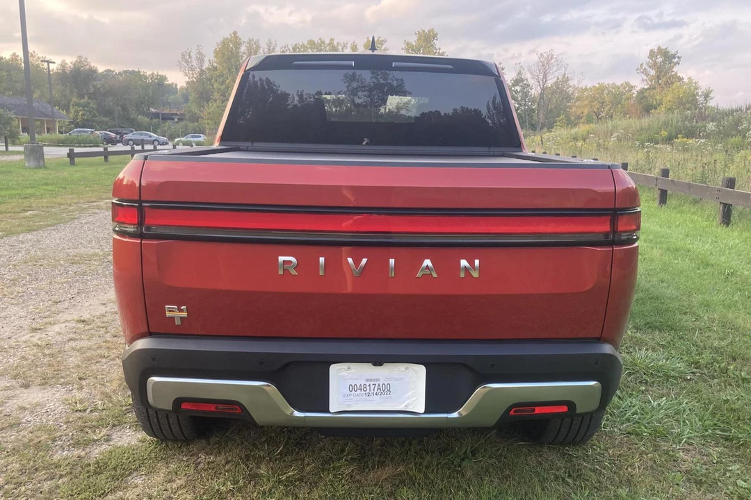 2022 Rivian R1T - Image 5 of 5