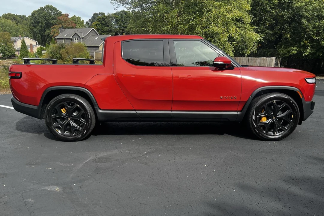 2022 Rivian R1T - Image 3 of 5