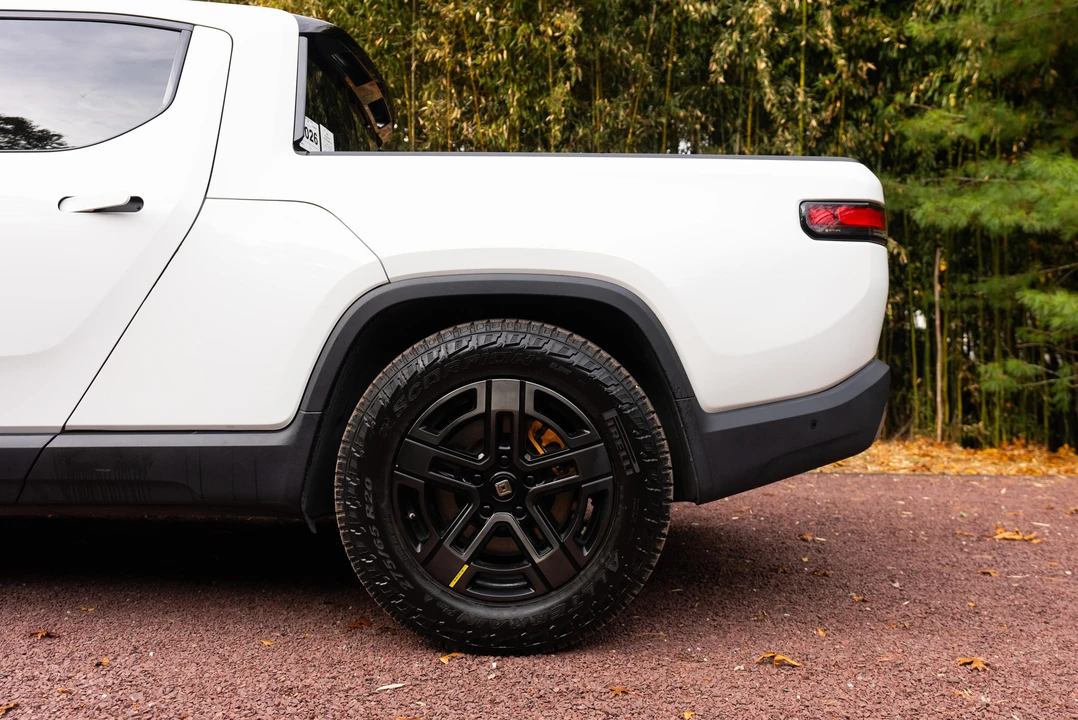 2022 Rivian R1T - Image 26 of 31