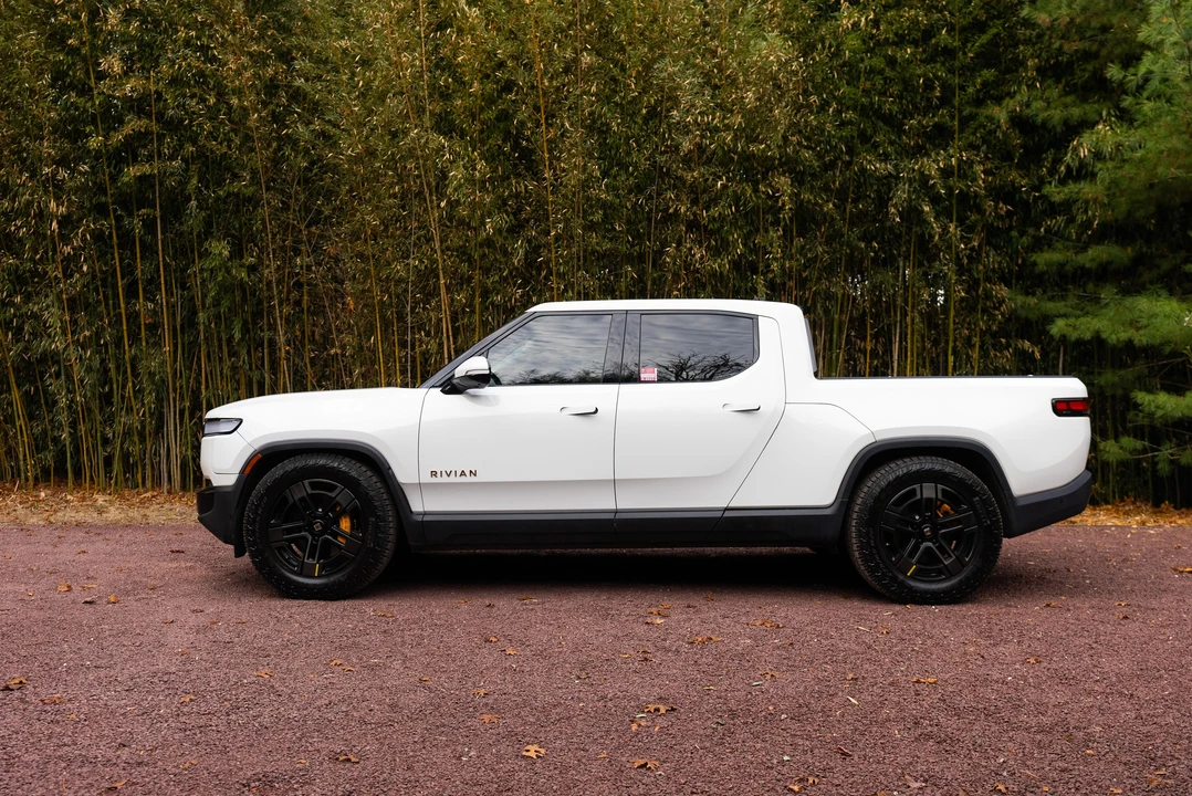 2022 Rivian R1T - Image 13 of 31