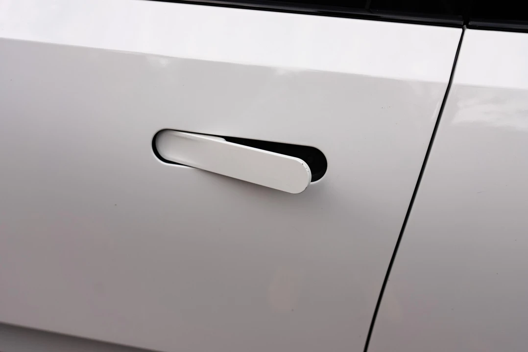 2022 Rivian R1T - Image 24 of 31
