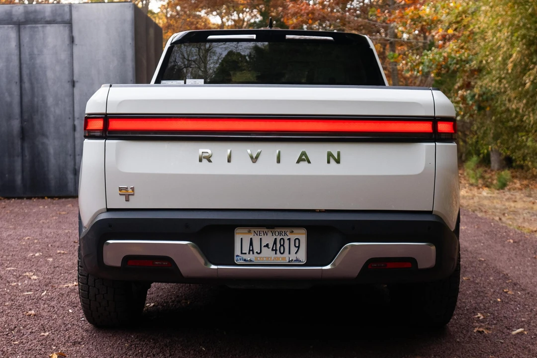 2022 Rivian R1T - Image 5 of 31