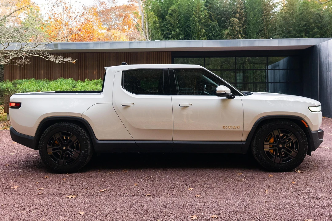2022 Rivian R1T - Image 3 of 31
