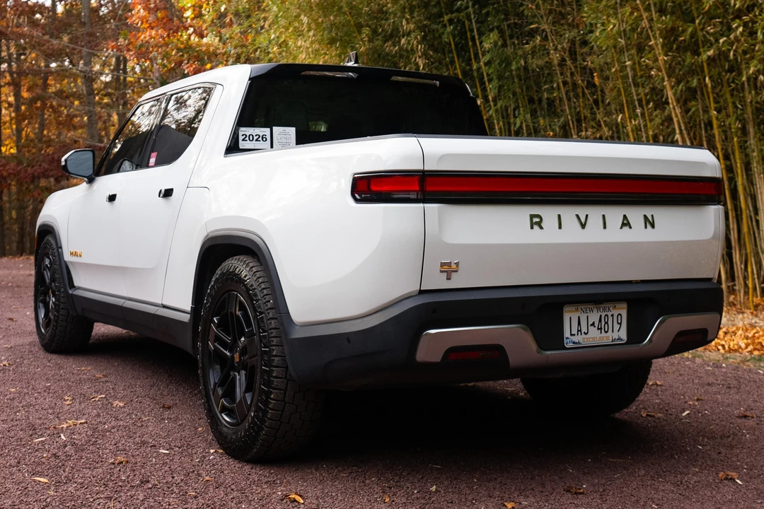 2022 Rivian R1T - Image 4 of 31