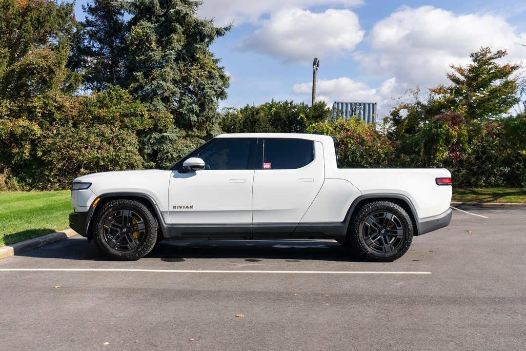 2022 Rivian R1T - Image 12 of 31
