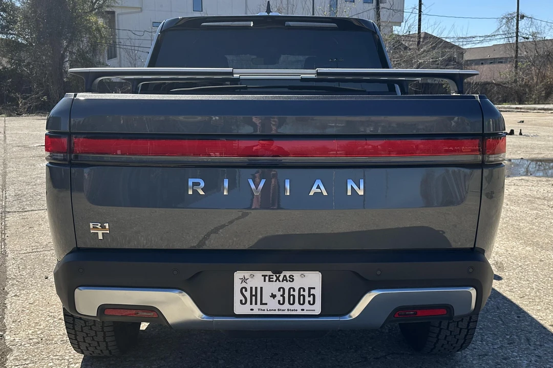 2022 Rivian R1T - Image 5 of 11