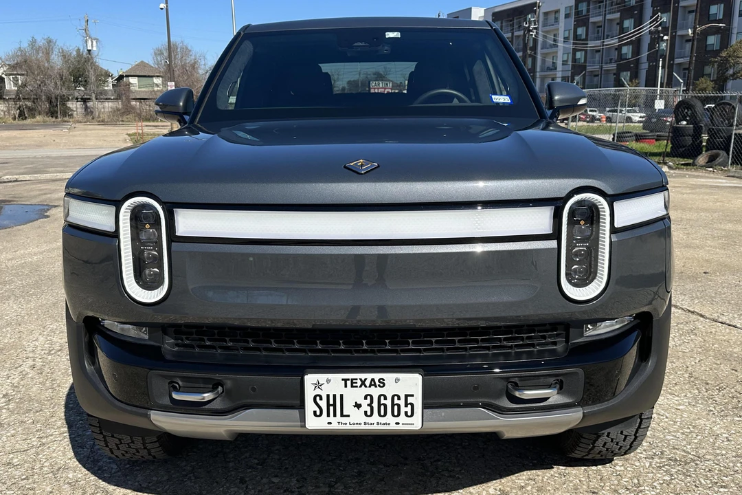 2022 Rivian R1T - Image 2 of 11