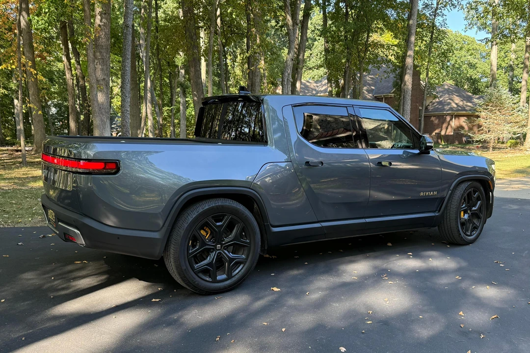 2022 Rivian R1T - Image 4 of 31