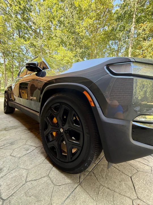 2022 Rivian R1T - Image 12 of 31