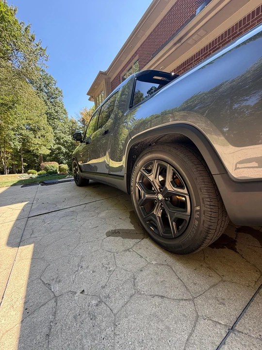 2022 Rivian R1T - Image 18 of 31