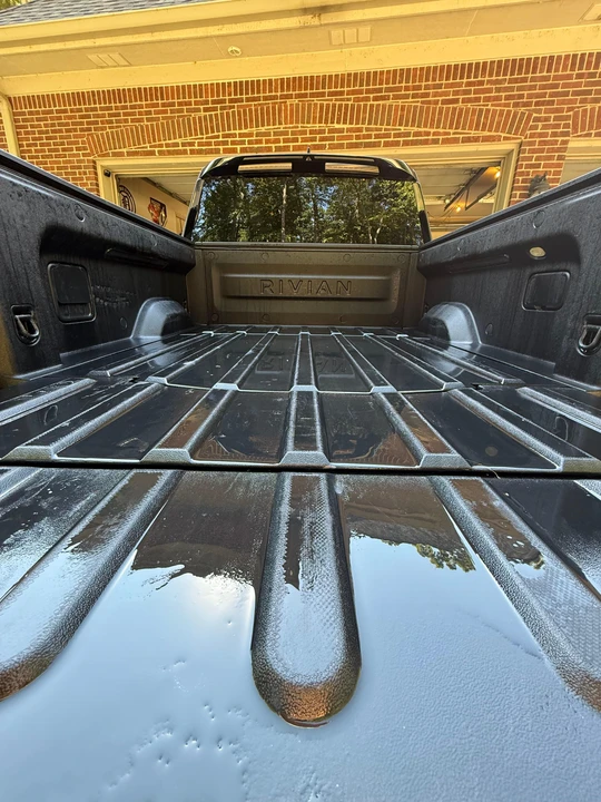 2022 Rivian R1T - Image 25 of 31