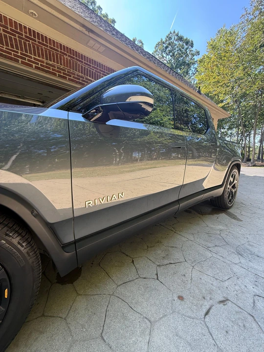 2022 Rivian R1T - Image 17 of 31