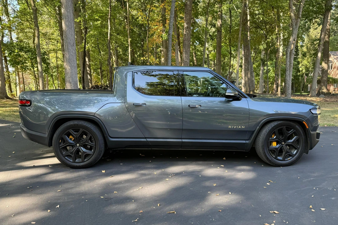 2022 Rivian R1T - Image 3 of 31