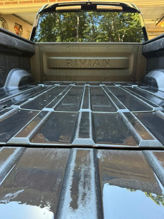 2022 Rivian R1T - Image 26 of 31