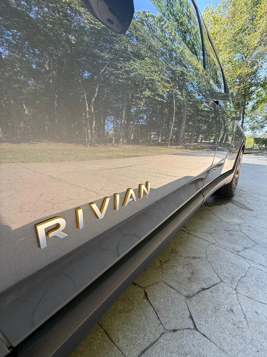 2022 Rivian R1T - Image 16 of 31