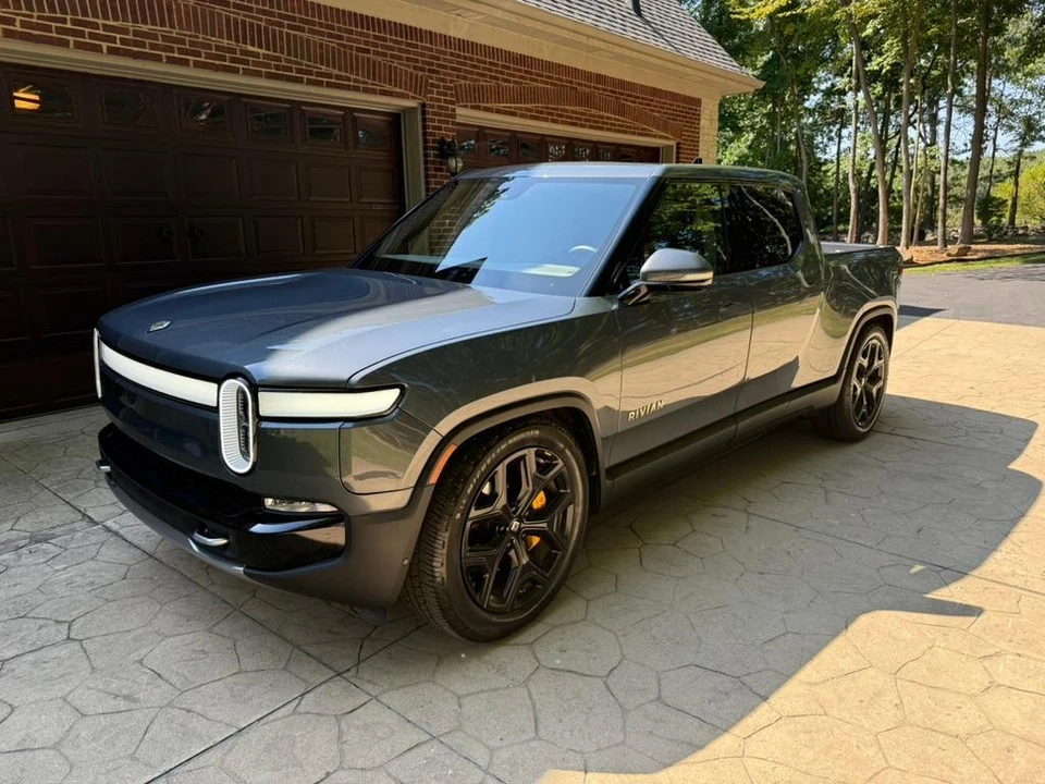 2022 Rivian R1T - Image 6 of 31