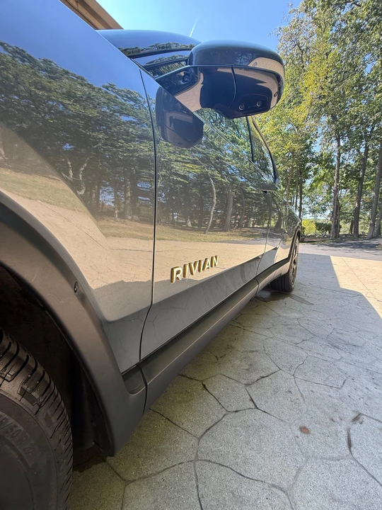 2022 Rivian R1T - Image 15 of 31
