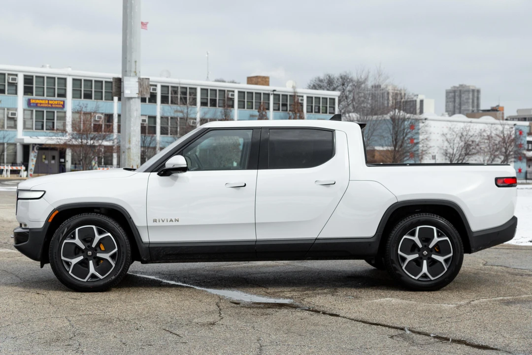 2022 Rivian R1T - Image 3 of 31