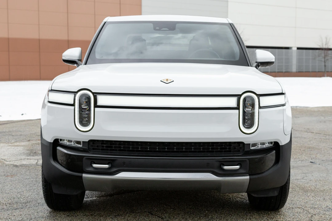 2022 Rivian R1T - Image 2 of 31