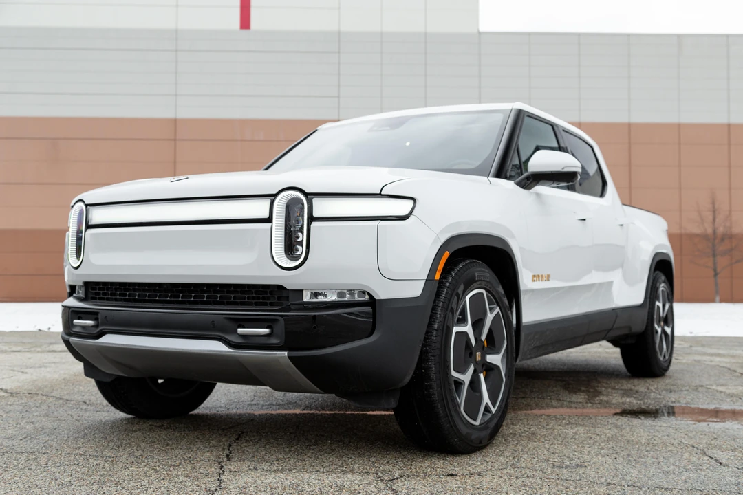 2022 Rivian R1T - Image 10 of 31