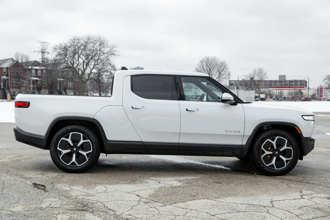 2022 Rivian R1T - Image 27 of 31